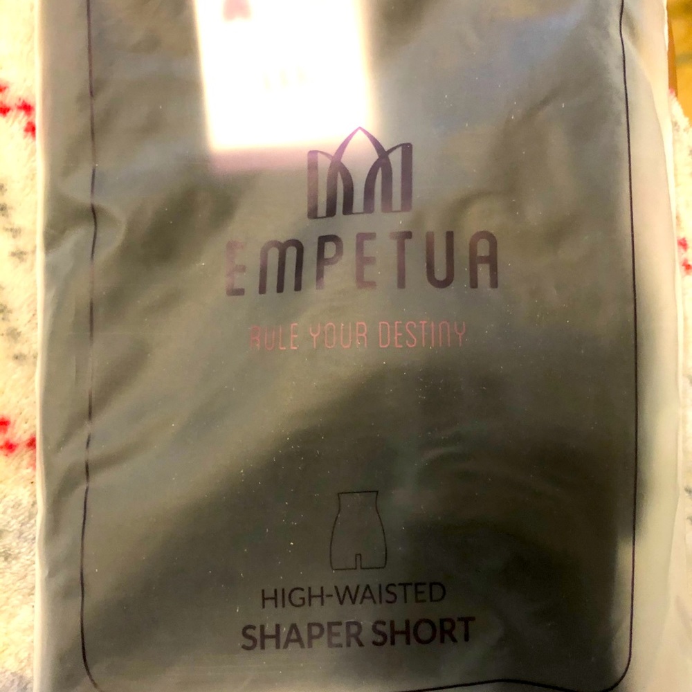 High waisted Shaper Short.